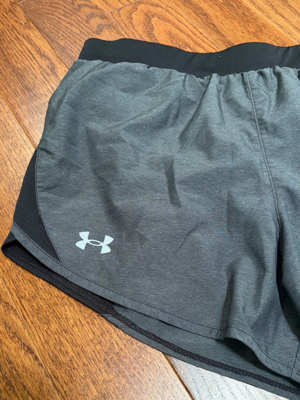Under Armour Dark Gray and Black Women's Running Shorts Size M - Picture 3 of 6